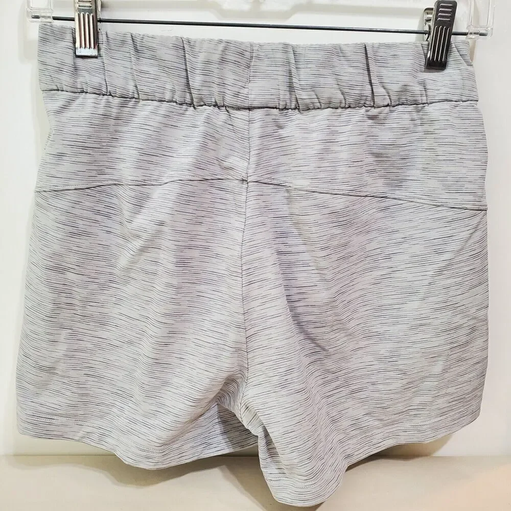 Lululemon On the Fly Shorts size 4 Gray Space Nimbus Women athletic beach travel
